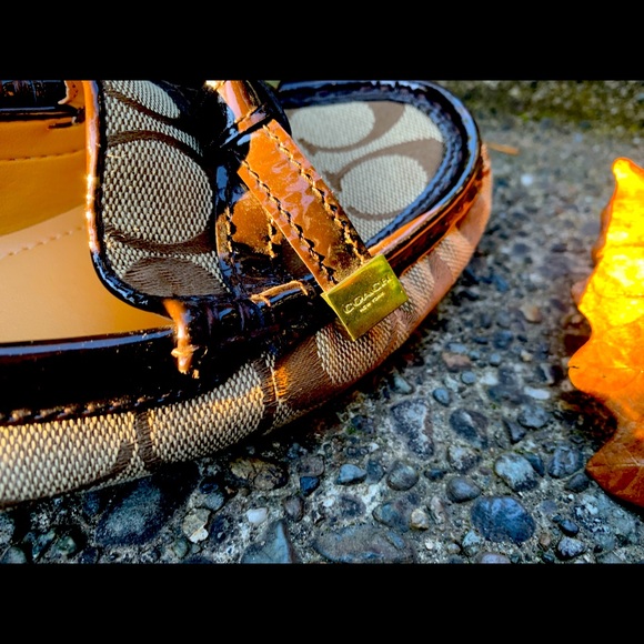 Coach Frida signature tan loafers Sz 6B NEWπ - Picture 5 of 8